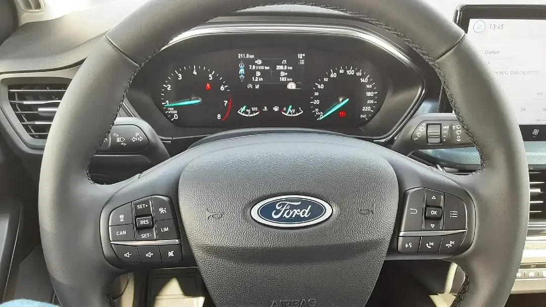Ford Focus Active - Thumbnail 10
