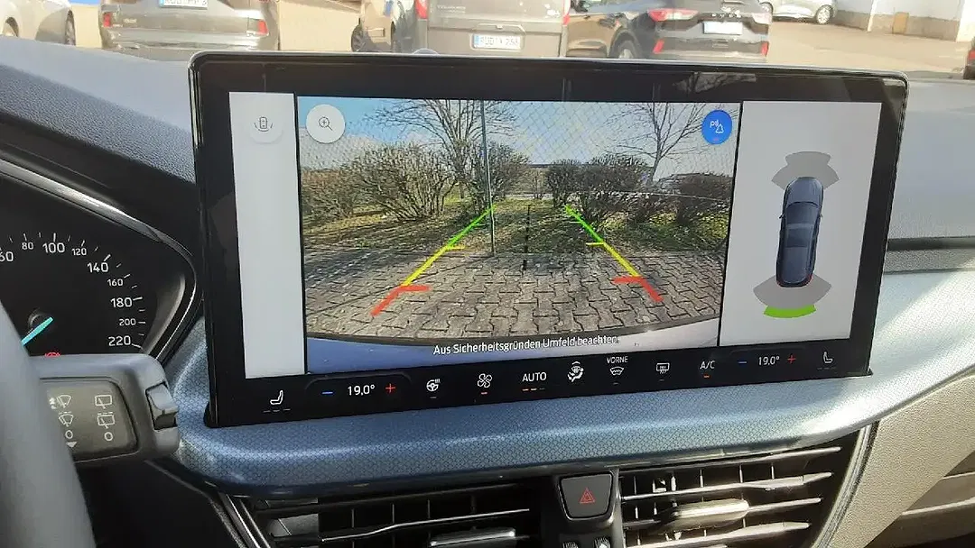 Ford Focus Active - Thumbnail 13
