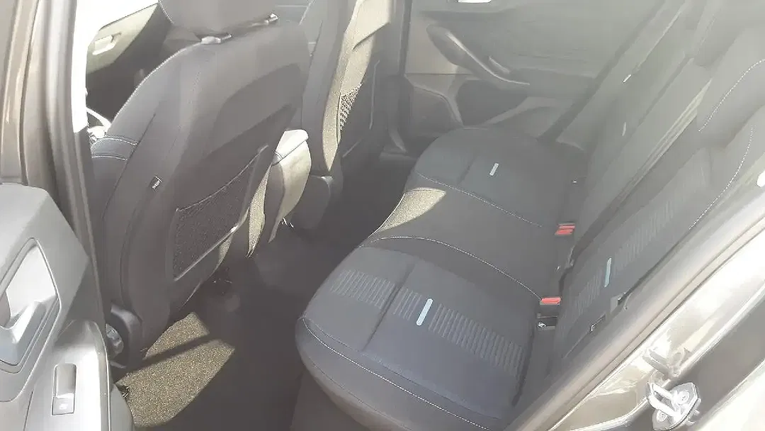 Ford Focus Active - Thumbnail 14