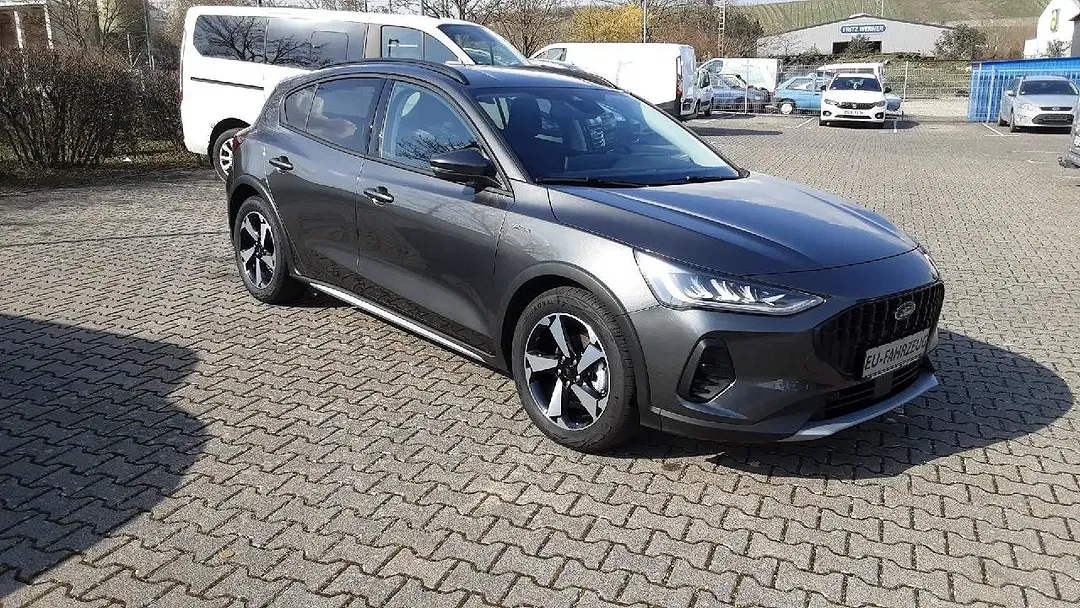 Ford Focus Active - Thumbnail 3