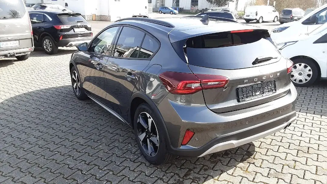 Ford Focus Active - Thumbnail 6