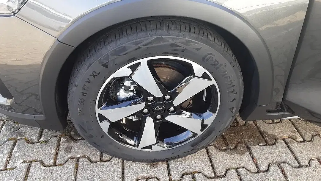Ford Focus Active - Thumbnail 7
