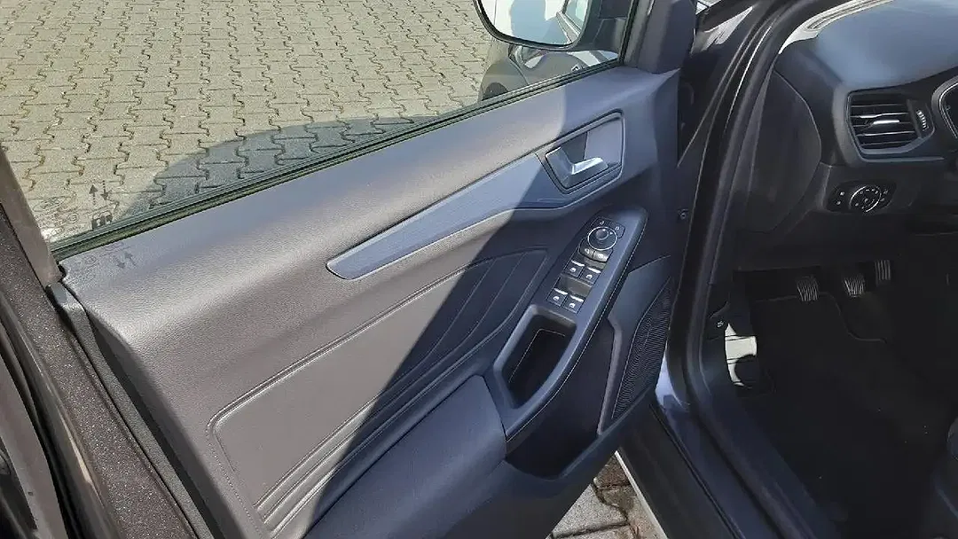 Ford Focus Active - Thumbnail 9