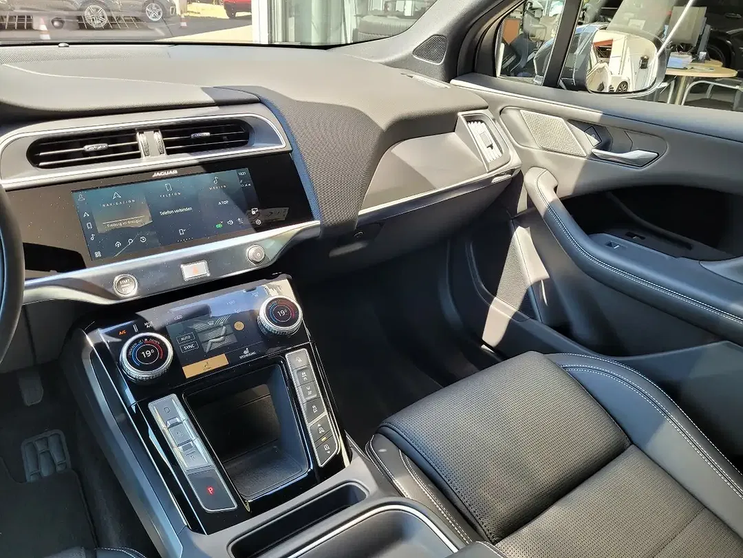 Jaguar I-Pace EV400 R-Dynamic SE - Thumbnail 8