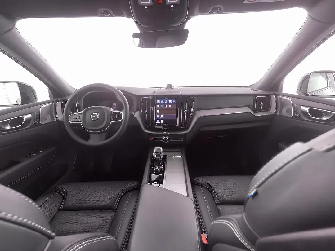 Volvo XC60 T8 Ultra - Thumbnail 3