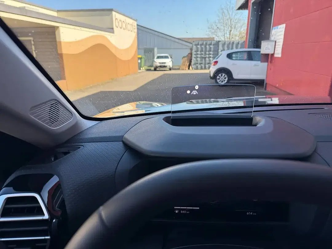 Citroen C4 EAT8 Hybrid Max - Thumbnail 13