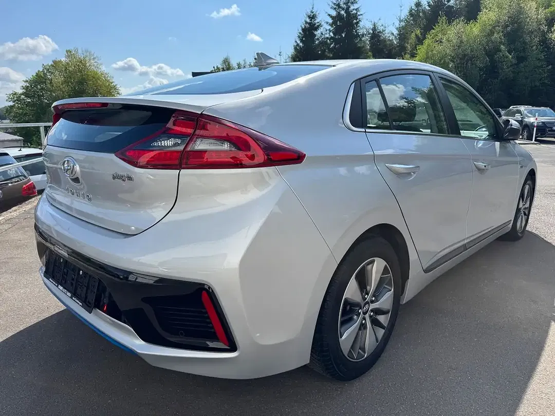 Hyundai IONIQ PHEV Style - Thumbnail 10