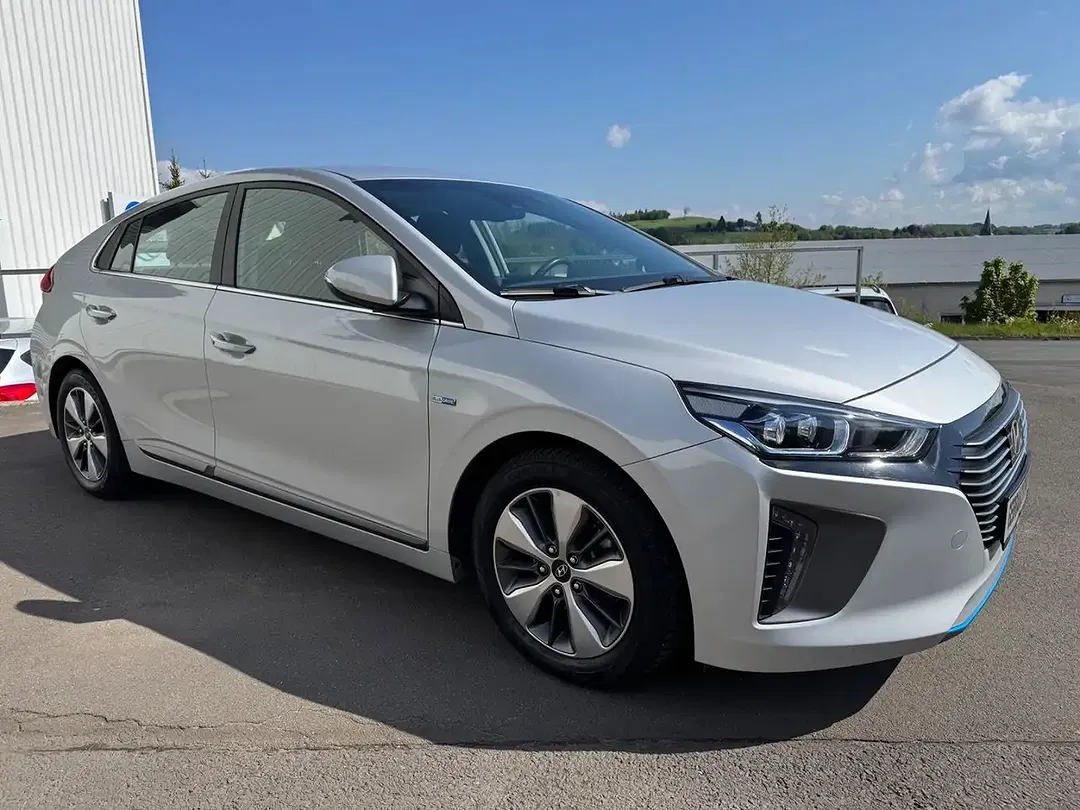 Hyundai IONIQ PHEV Style - Thumbnail 4