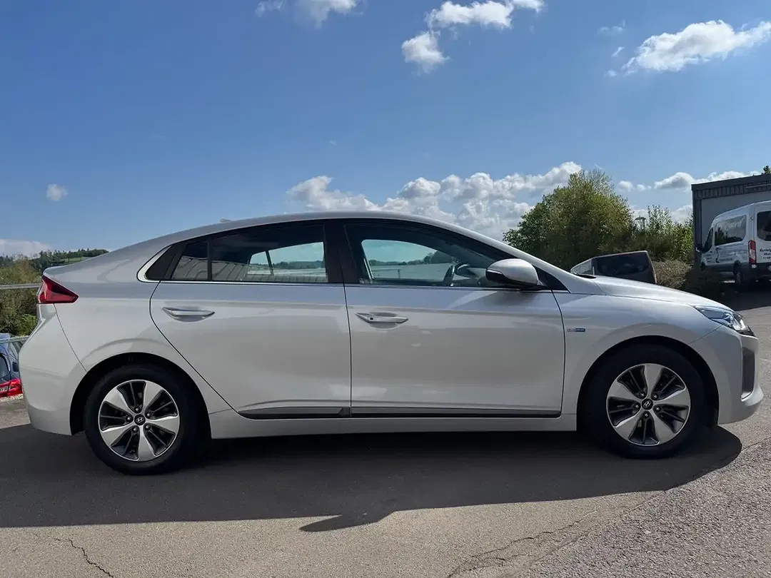 Hyundai IONIQ PHEV Style - Thumbnail 6