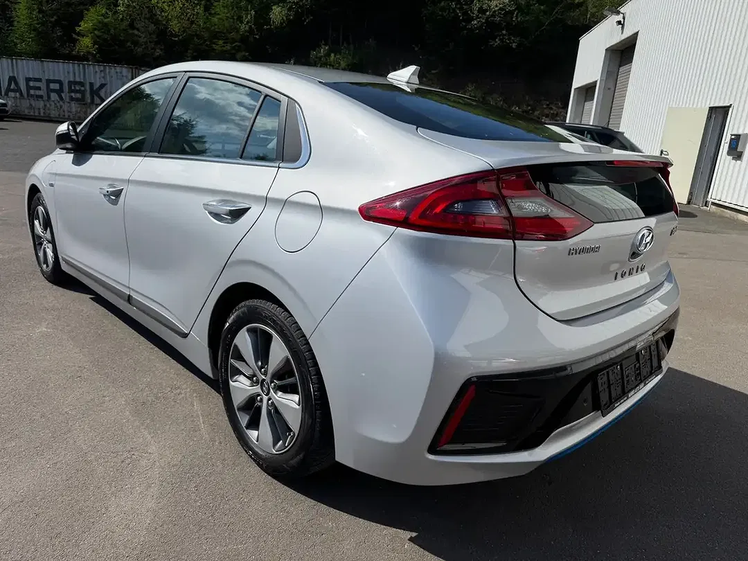 Hyundai IONIQ PHEV Style - Thumbnail 8