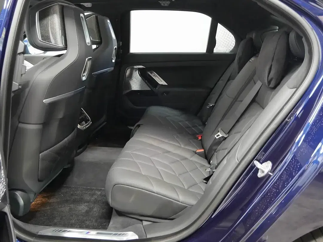 BMW i7 xDrive M Sport - Thumbnail 12