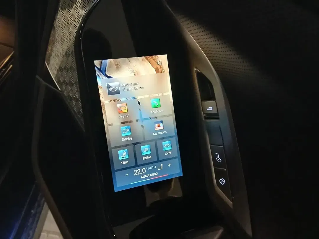 BMW i7 xDrive M Sport - Thumbnail 15