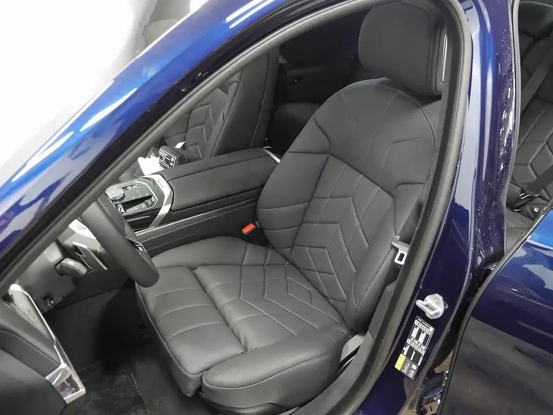 BMW i7 xDrive M Sport - Thumbnail 4