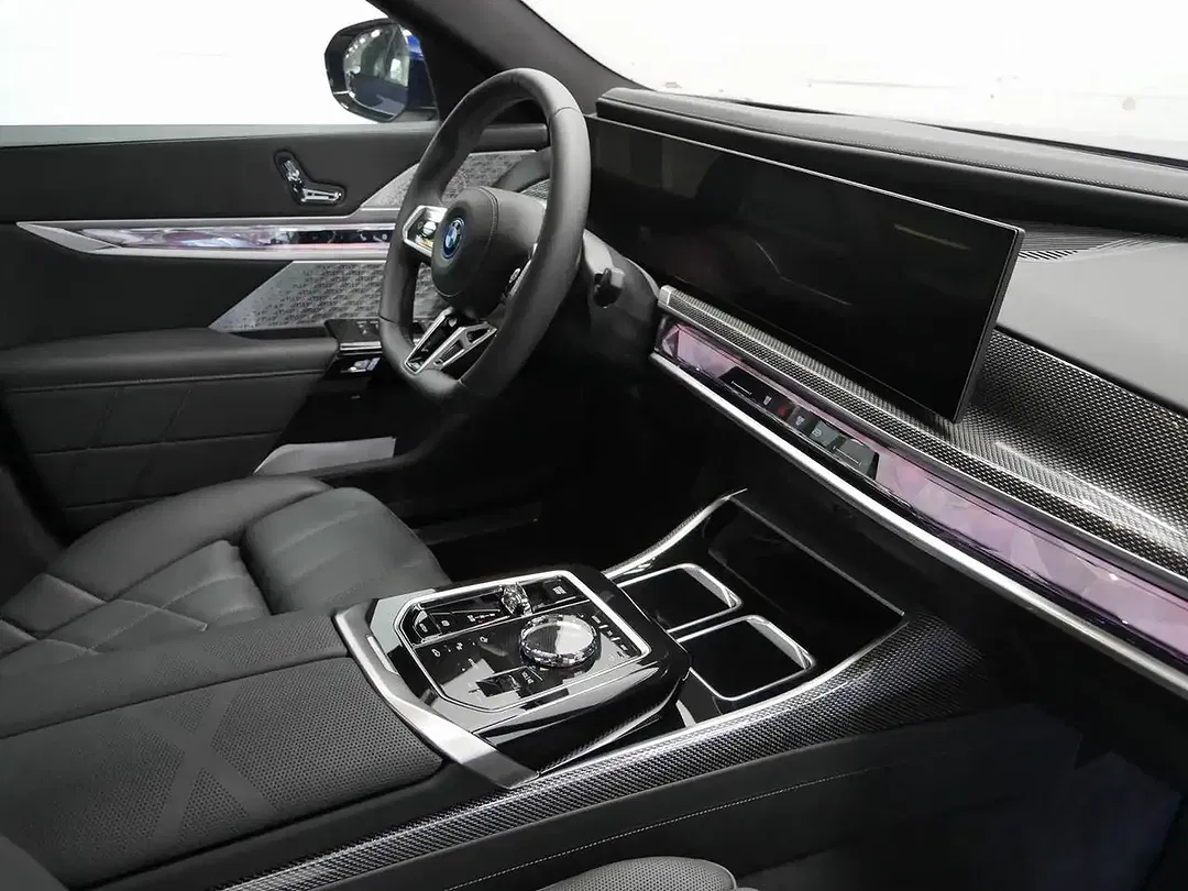 BMW i7 xDrive M Sport - Thumbnail 7