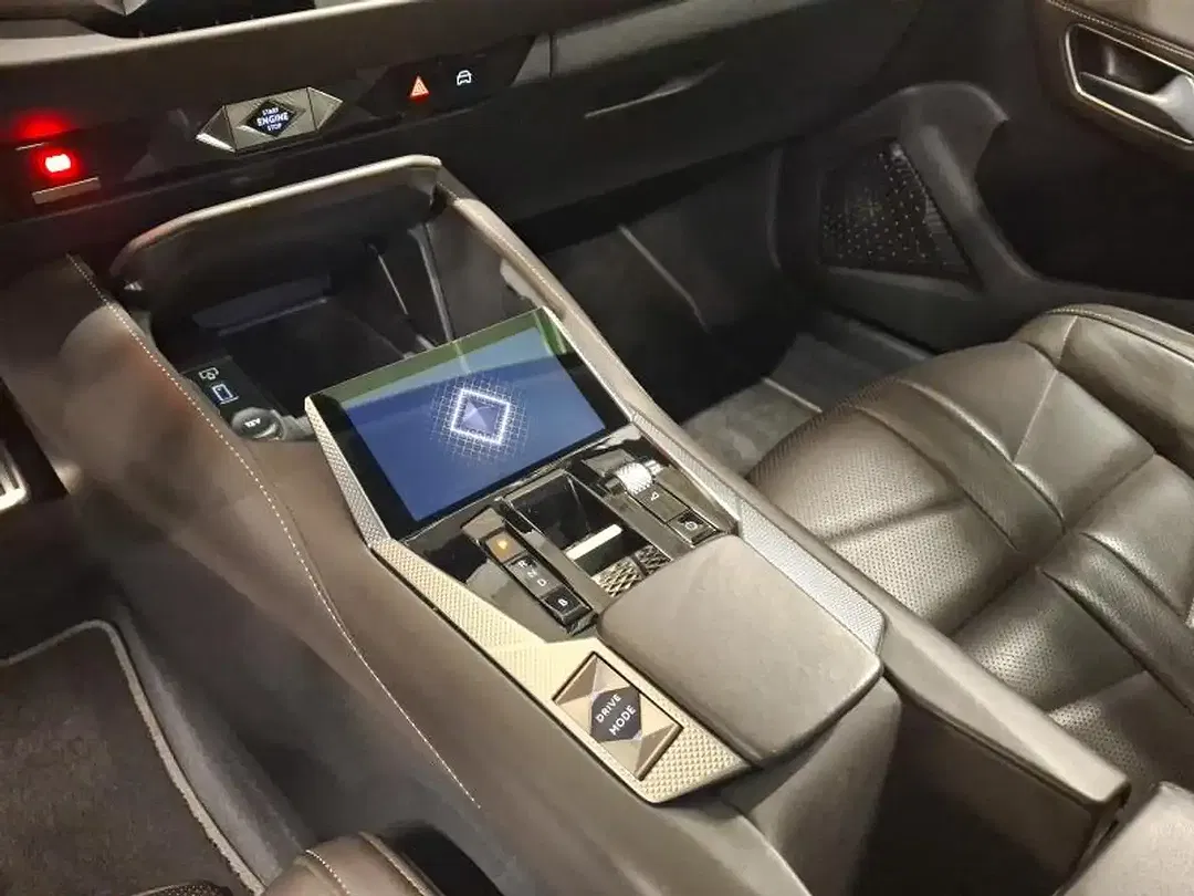 Citroen DS4 PHEV - Thumbnail 11