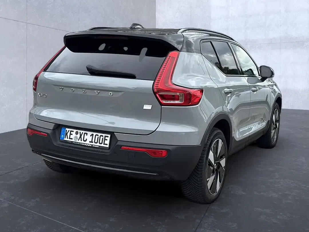 Volvo XC40 EV Recharge Plus - Thumbnail 2