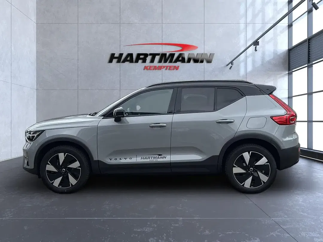 Volvo XC40 EV Recharge Plus - Thumbnail 6