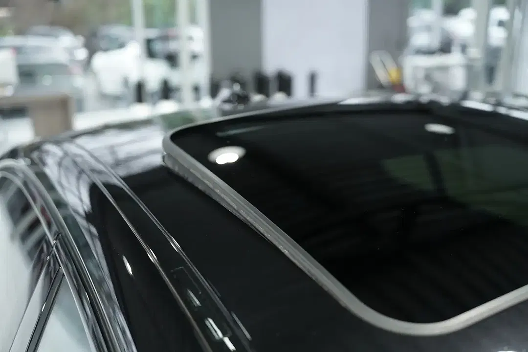 BMW 330 M - Thumbnail 10