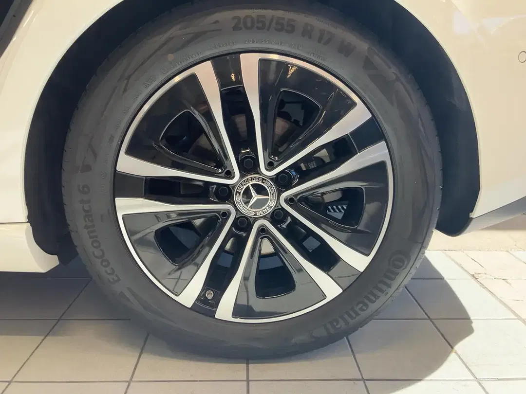 Mercedes-Benz B 180 - Thumbnail 11