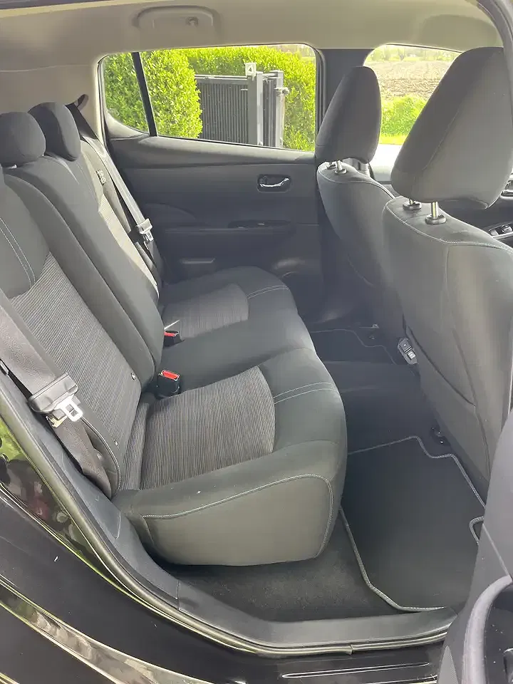 Nissan Leaf Tekna - Thumbnail 10