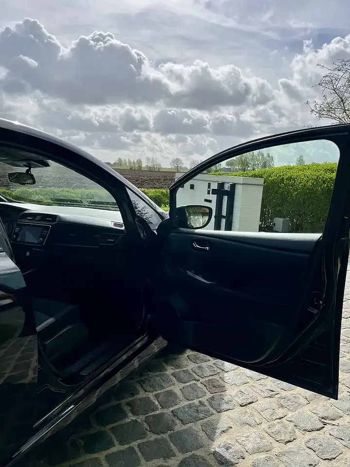 Nissan Leaf Tekna - Thumbnail 11