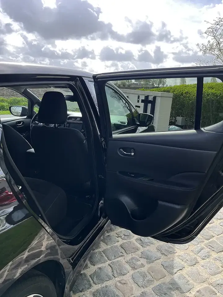 Nissan Leaf Tekna - Thumbnail 9