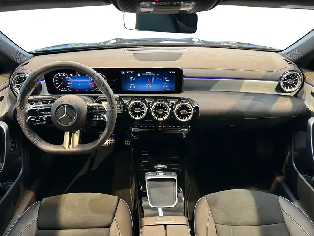 Mercedes-Benz CLA 200 AMG MBUX Night - foto 14