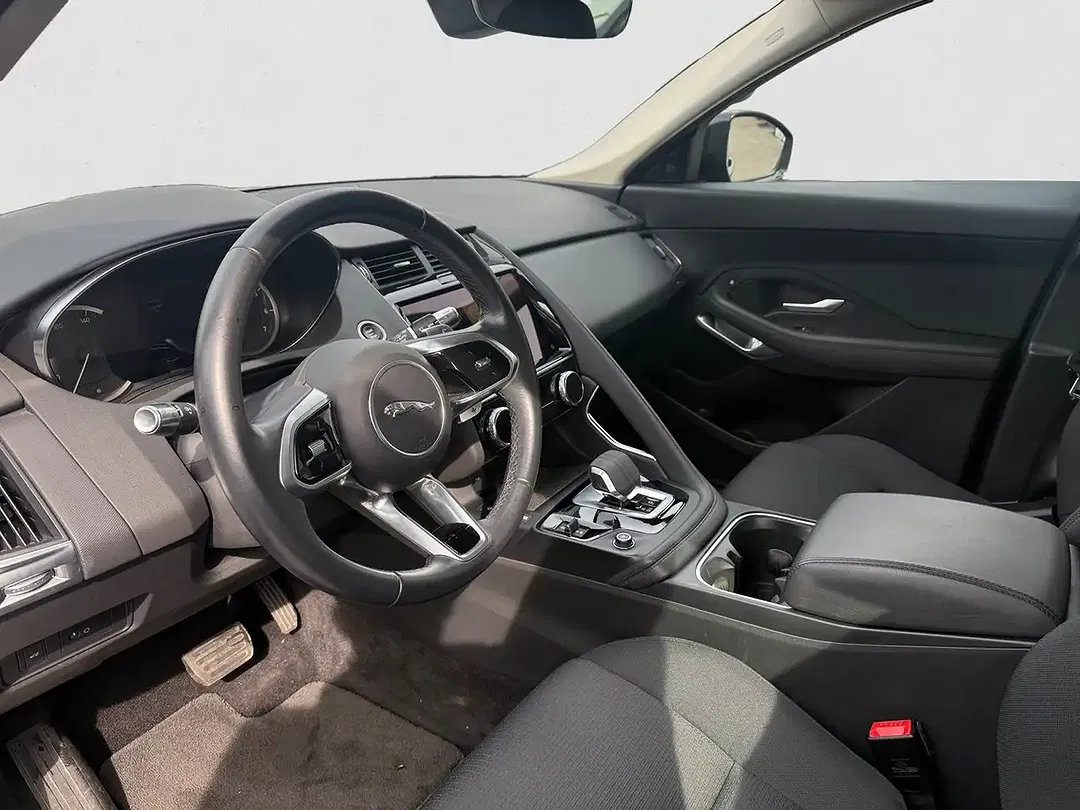 Jaguar E-Pace 4x4 - Thumbnail 8