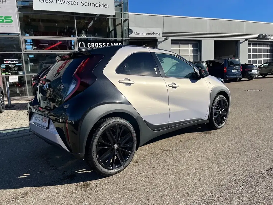 Toyota Aygo X AUT JBL Edition Air - Thumbnail 4