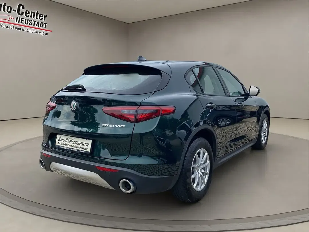 Alfa Romeo Stelvio Q4 Business - Thumbnail 3