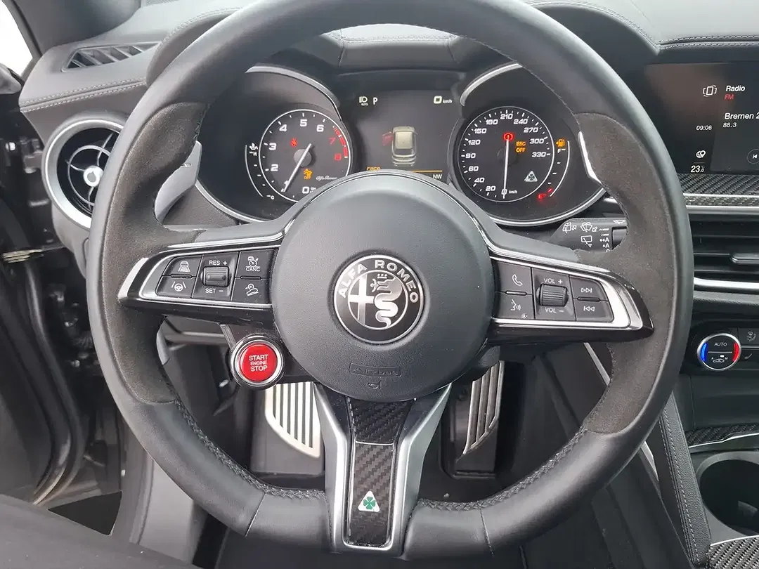 Alfa Romeo Stelvio 2.9 V6 Bi-Turbo Q4 Quadrifoglio - Thumbnail 10