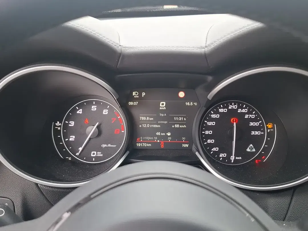 Alfa Romeo Stelvio 2.9 V6 Bi-Turbo Q4 Quadrifoglio - Thumbnail 11