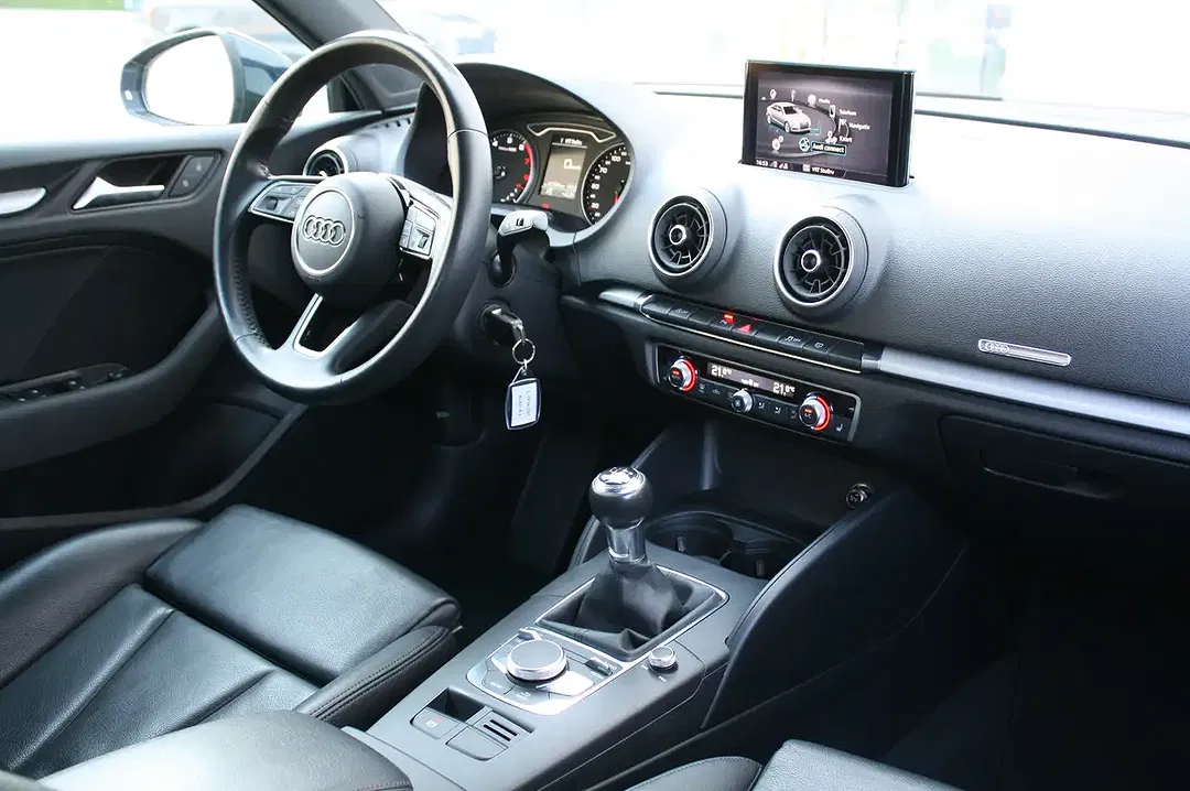 Audi A3 35 TFSI S line - Thumbnail 12