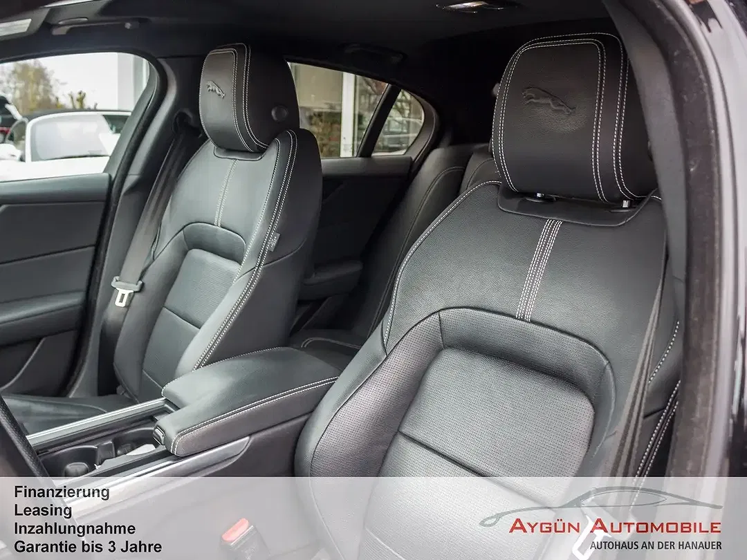 Jaguar XE P250 R-Dynamic Black - Thumbnail 12