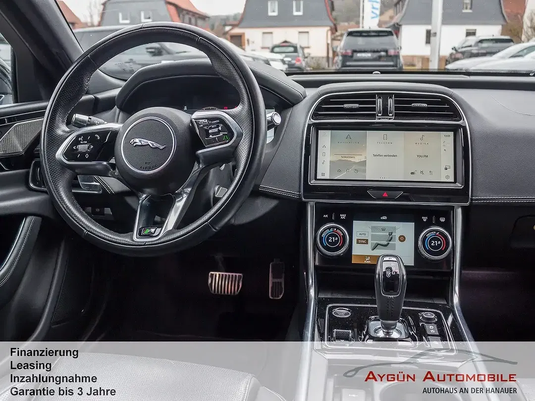 Jaguar XE P250 R-Dynamic Black - foto 15