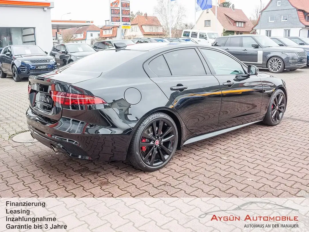 Jaguar XE P250 R-Dynamic Black - Thumbnail 6