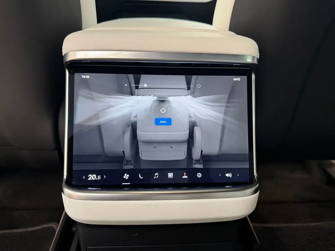 Tesla Model X - foto 12