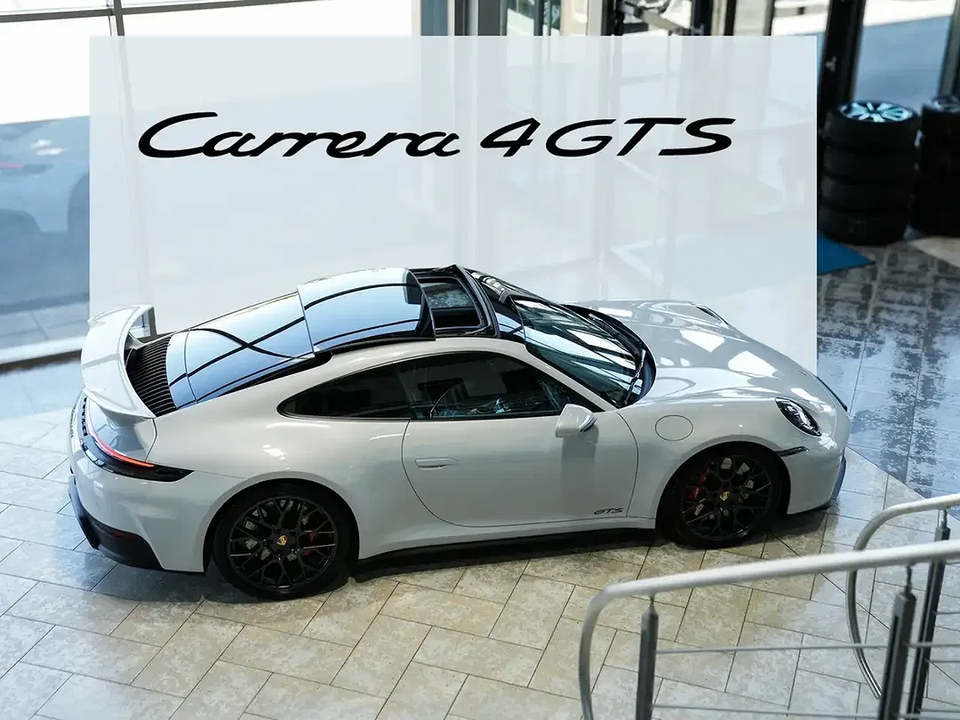 Porsche 911 Carrera 4 GTS - foto 1