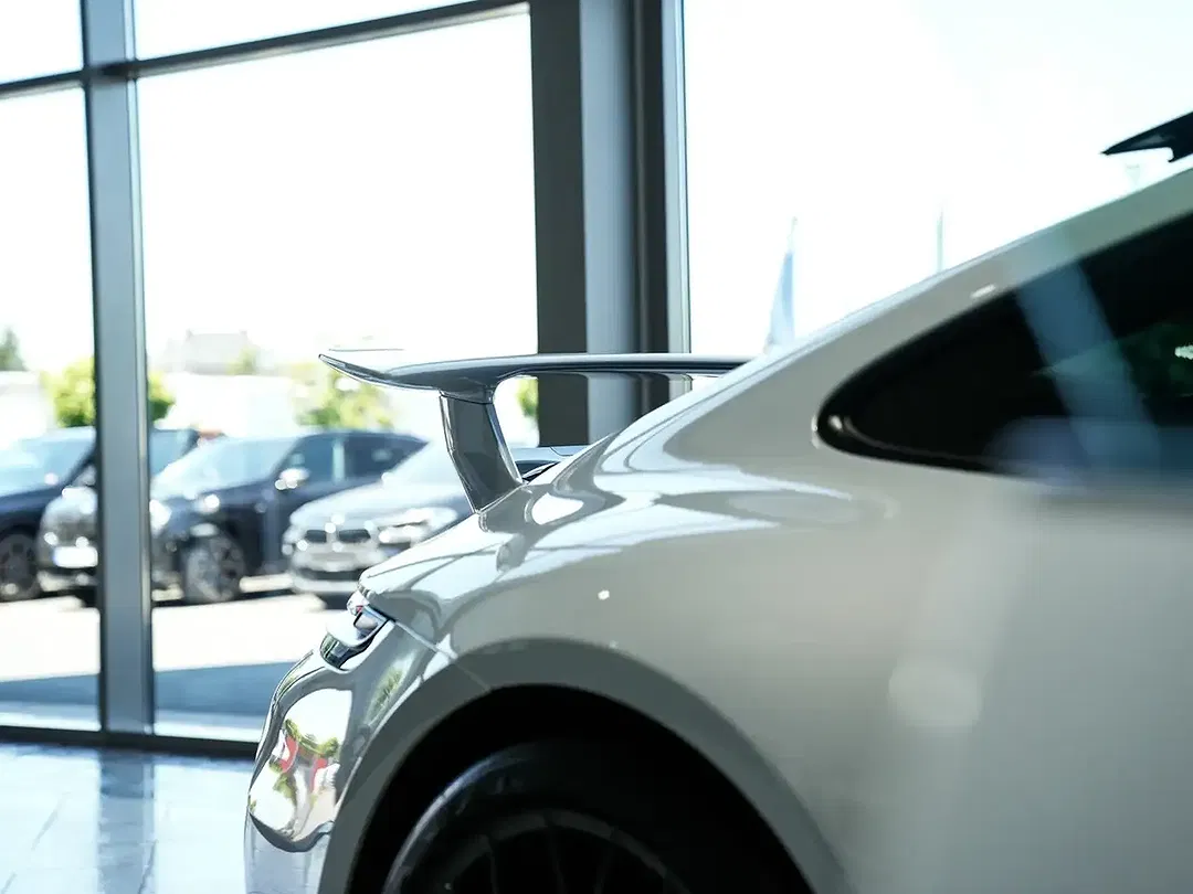 Porsche 911 Carrera 4 GTS - Thumbnail 8