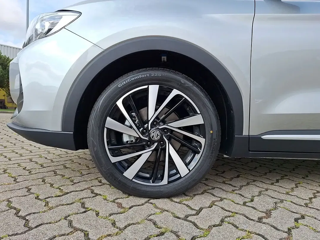MG ZS Hybrid+ Luxury - Thumbnail 6