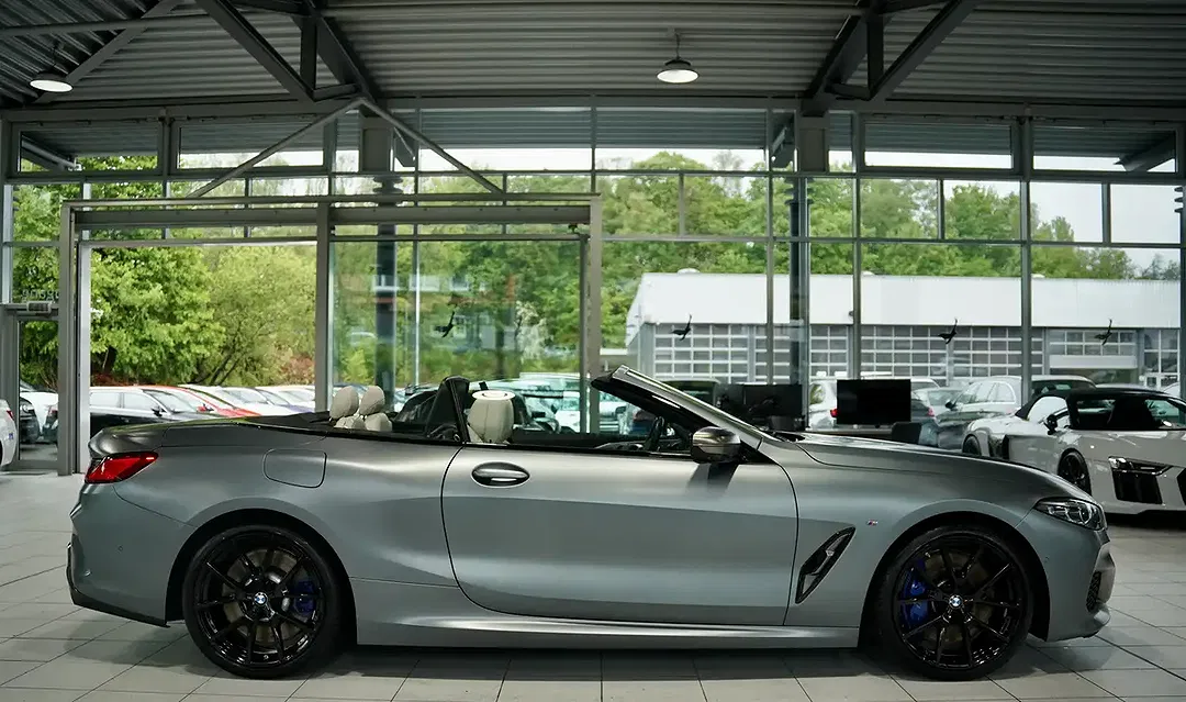 BMW M850 xDrive Convertible - Thumbnail 3