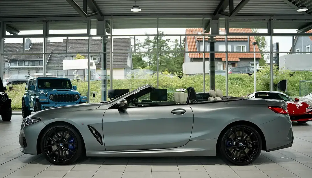 BMW M850 xDrive Convertible - Thumbnail 5
