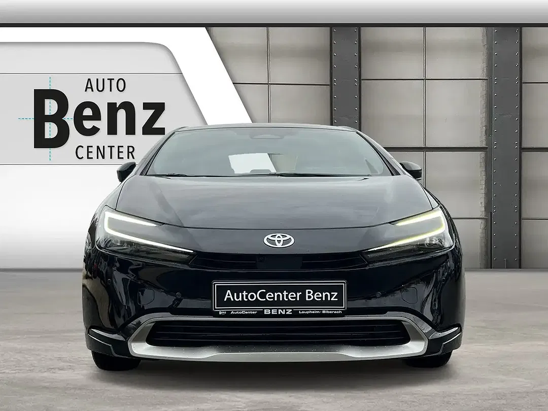 Toyota Prius PHEV - Thumbnail 8