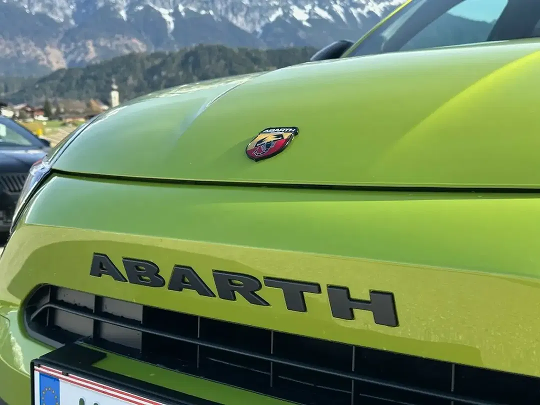 Abarth 600e Scorpionissima - Thumbnail 10