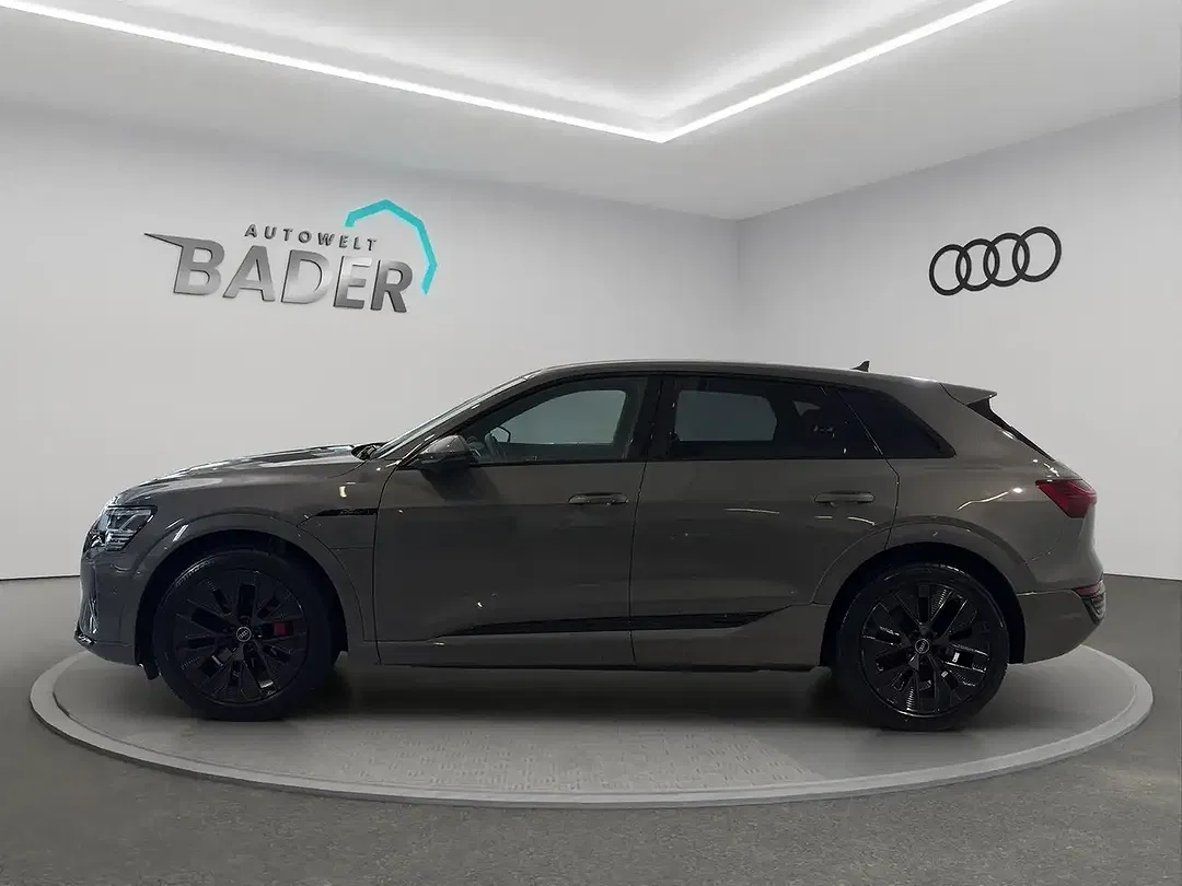 Audi Q8 50 e-tron quattro Matrix LED - Thumbnail 3