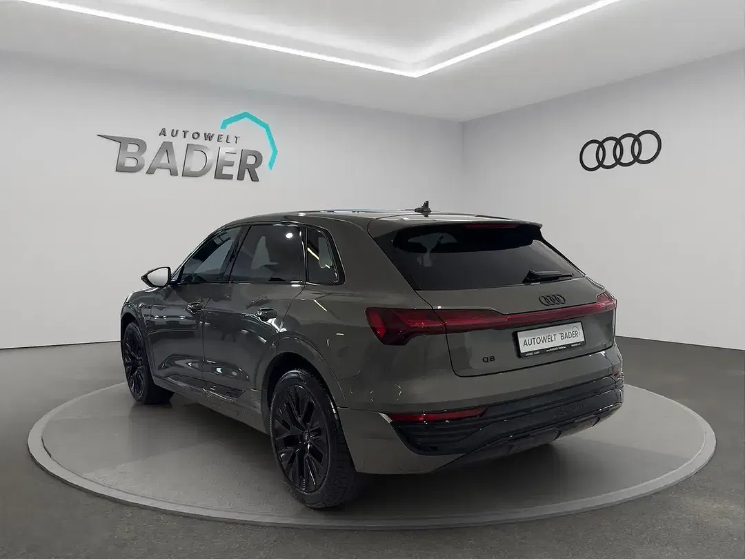 Audi Q8 50 e-tron quattro Matrix LED - Thumbnail 4