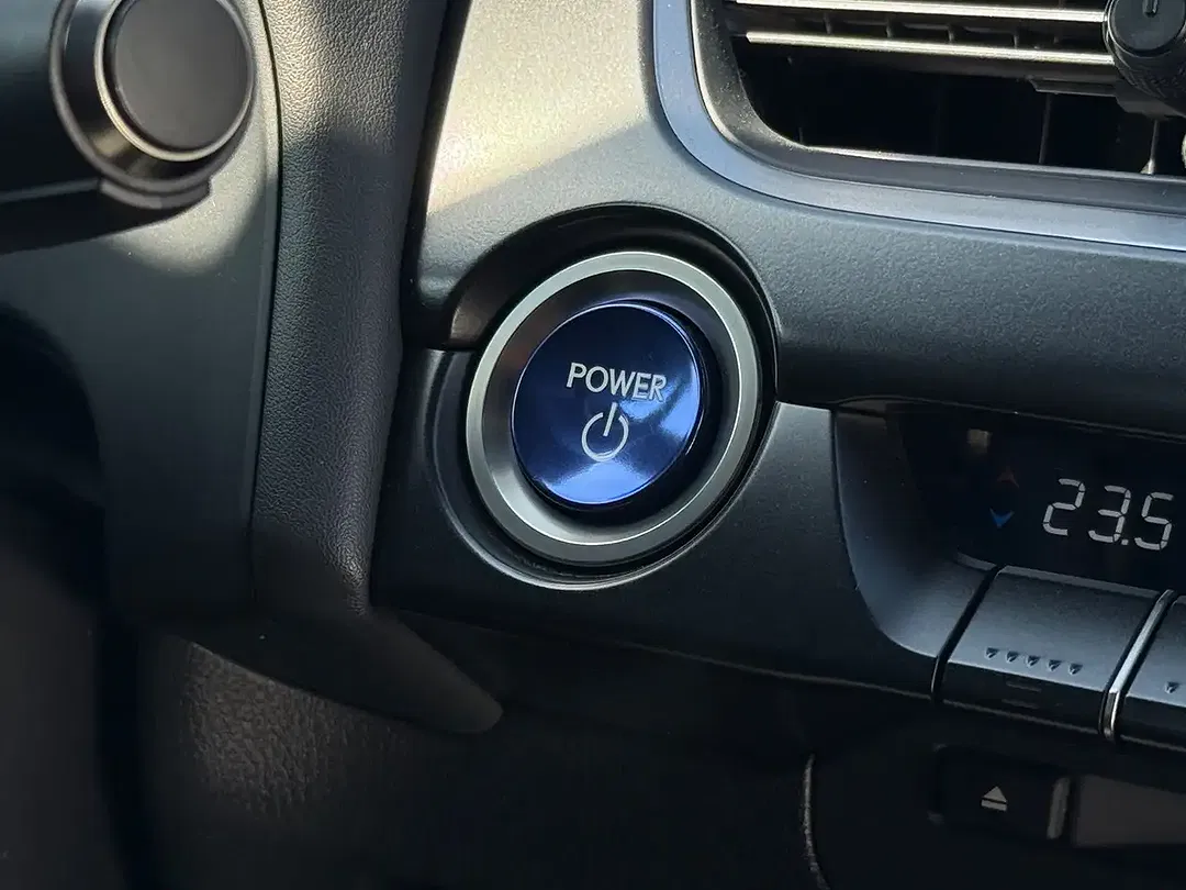 Lexus UX 250h - foto 32