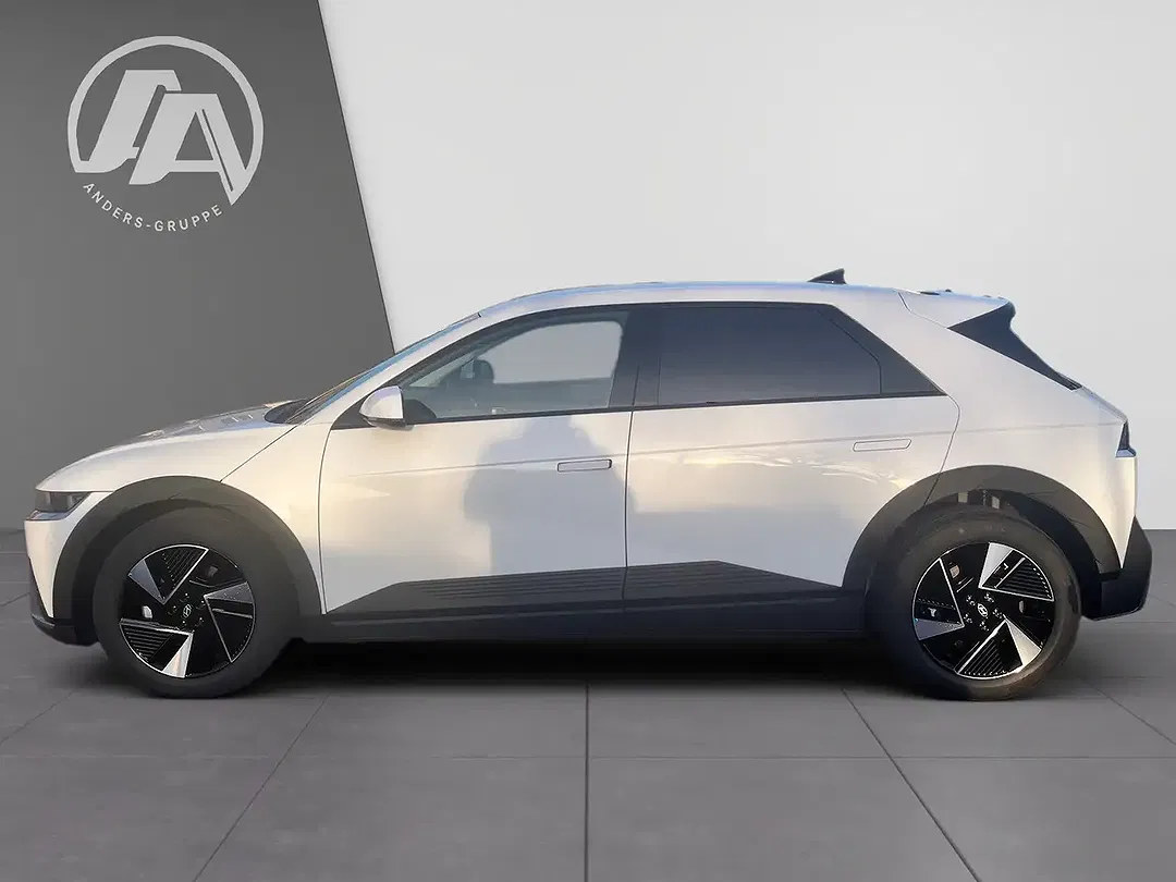 Hyundai IONIQ 5 - Thumbnail 3