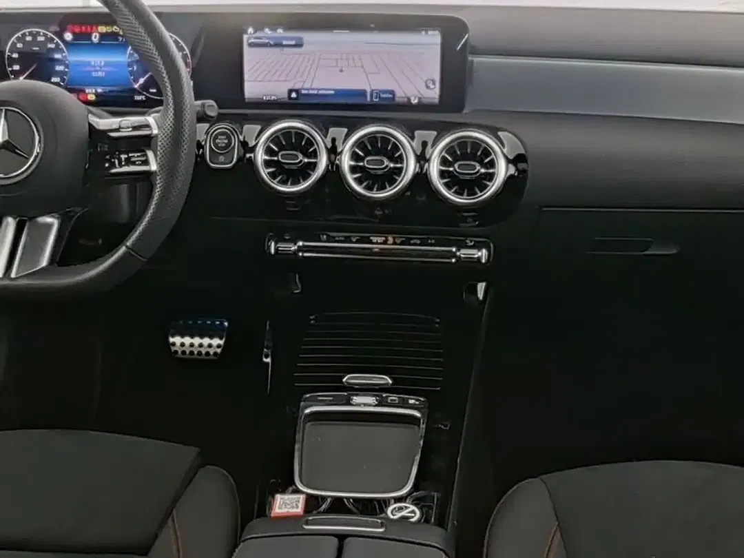 Mercedes-Benz A 180 - Thumbnail 4