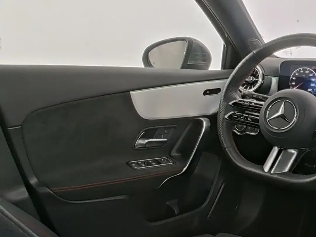 Mercedes-Benz A 180 - Thumbnail 8